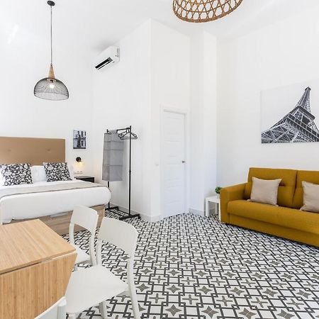 Holidays2Malaga Picasuss Loft New Built Close Huelin Beach And Promenade Bagian luar foto