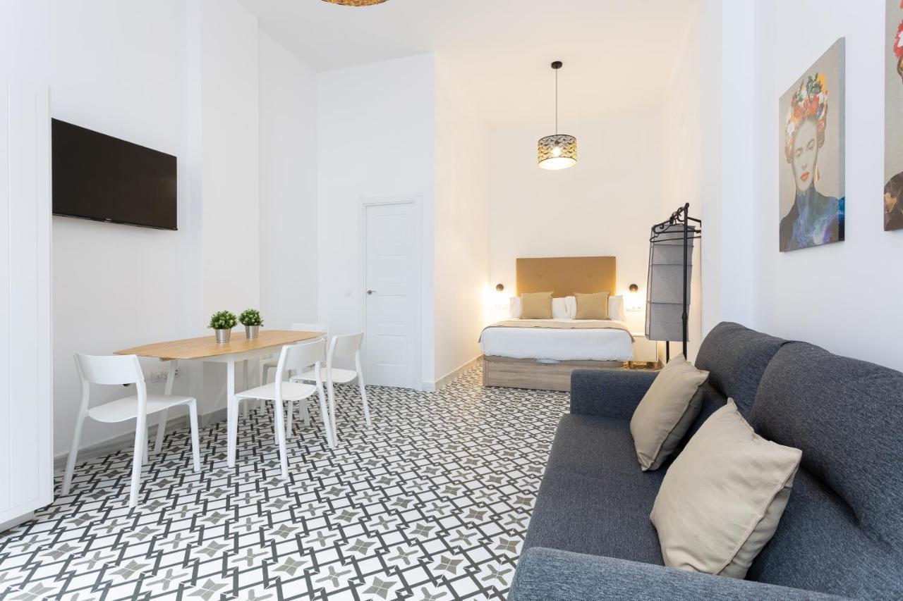 Holidays2Malaga Picasuss Loft New Built Close Huelin Beach And Promenade Bagian luar foto