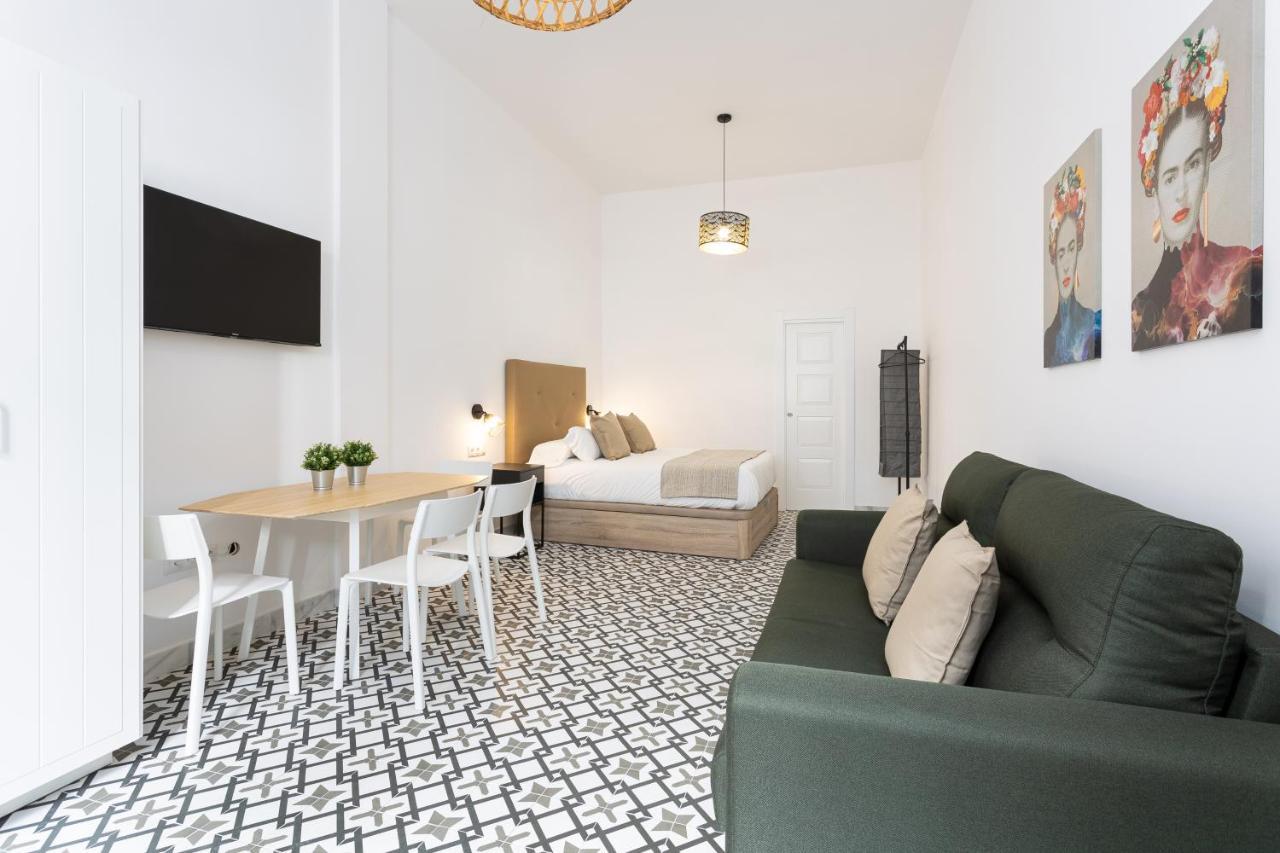 Holidays2Malaga Picasuss Loft New Built Close Huelin Beach And Promenade Bagian luar foto