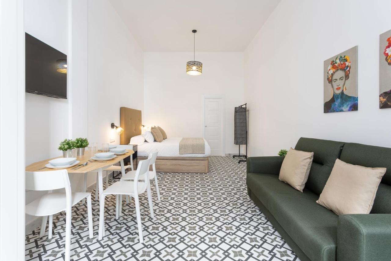 Holidays2Malaga Picasuss Loft New Built Close Huelin Beach And Promenade Bagian luar foto